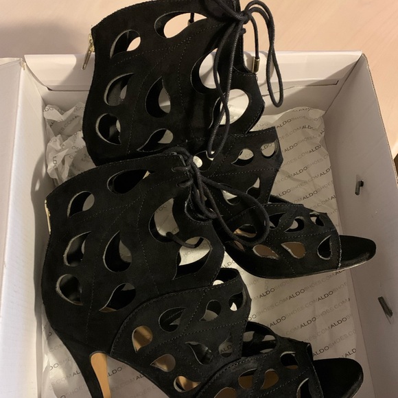 Open toe heels - Picture 2 of 5